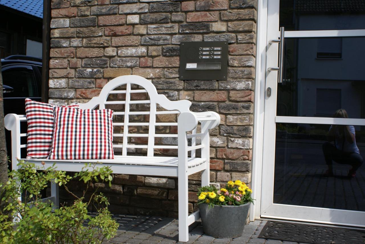 Zimmer Mit Gartenblick Cologne Exterior photo